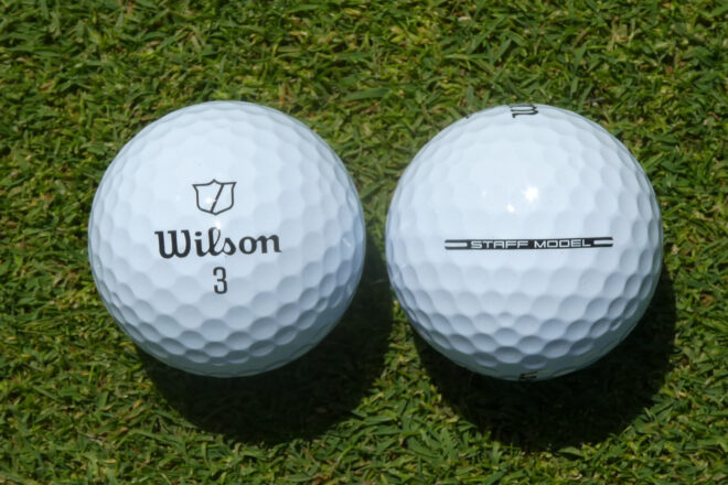 Zwei Ansichten des Wilson Staff Model Ball